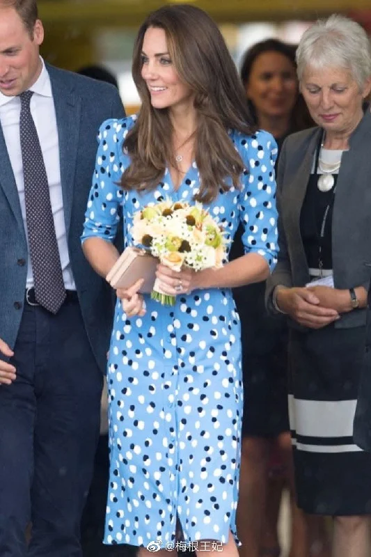 Knee Length Blue Floral Dress Inspired By Kate Middleton Flowy floral dresses