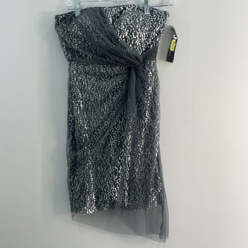 NWT Y2K Jump Apparel Gray Sequin Mini Dress - Women's Size 3 Plaid Mini Skirt