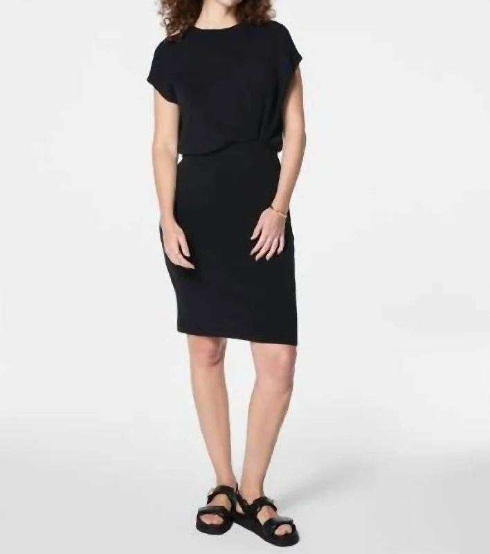 Airessentials Gathered Waist Dress In Very Black Street style unclassified dresses