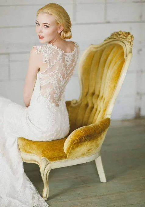 Claire Pettibone Chantilly Gown Knitted unclassified dresses