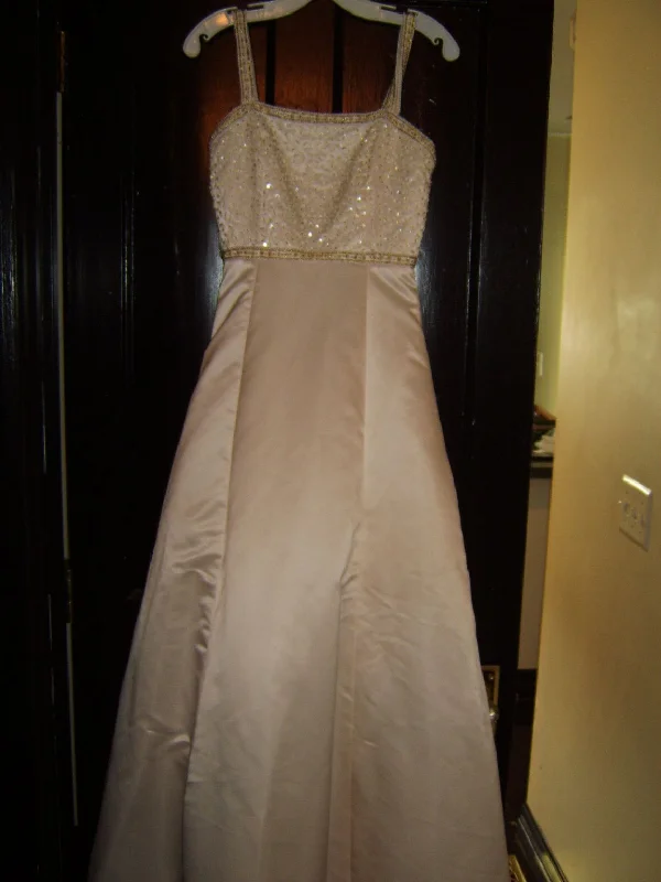 Demetrios Demetrios Ilyssa Size 4 Elegant unclassified dresses